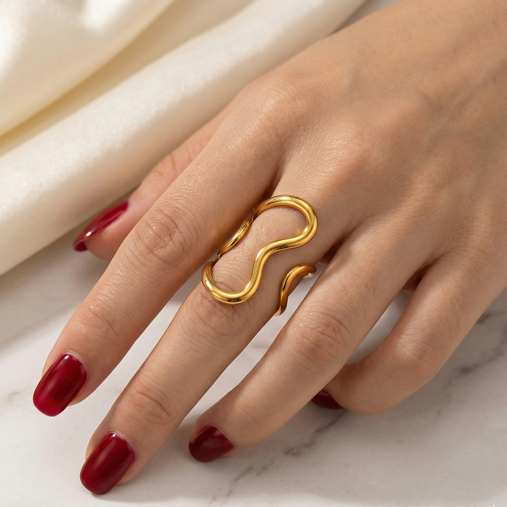 Fluid Ribbon Statement Ring – Golden Drift