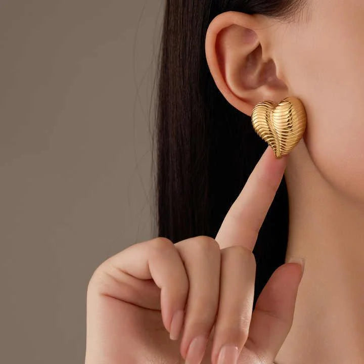 Golden Heart Seashell Stud Earrings – Stainless Steel