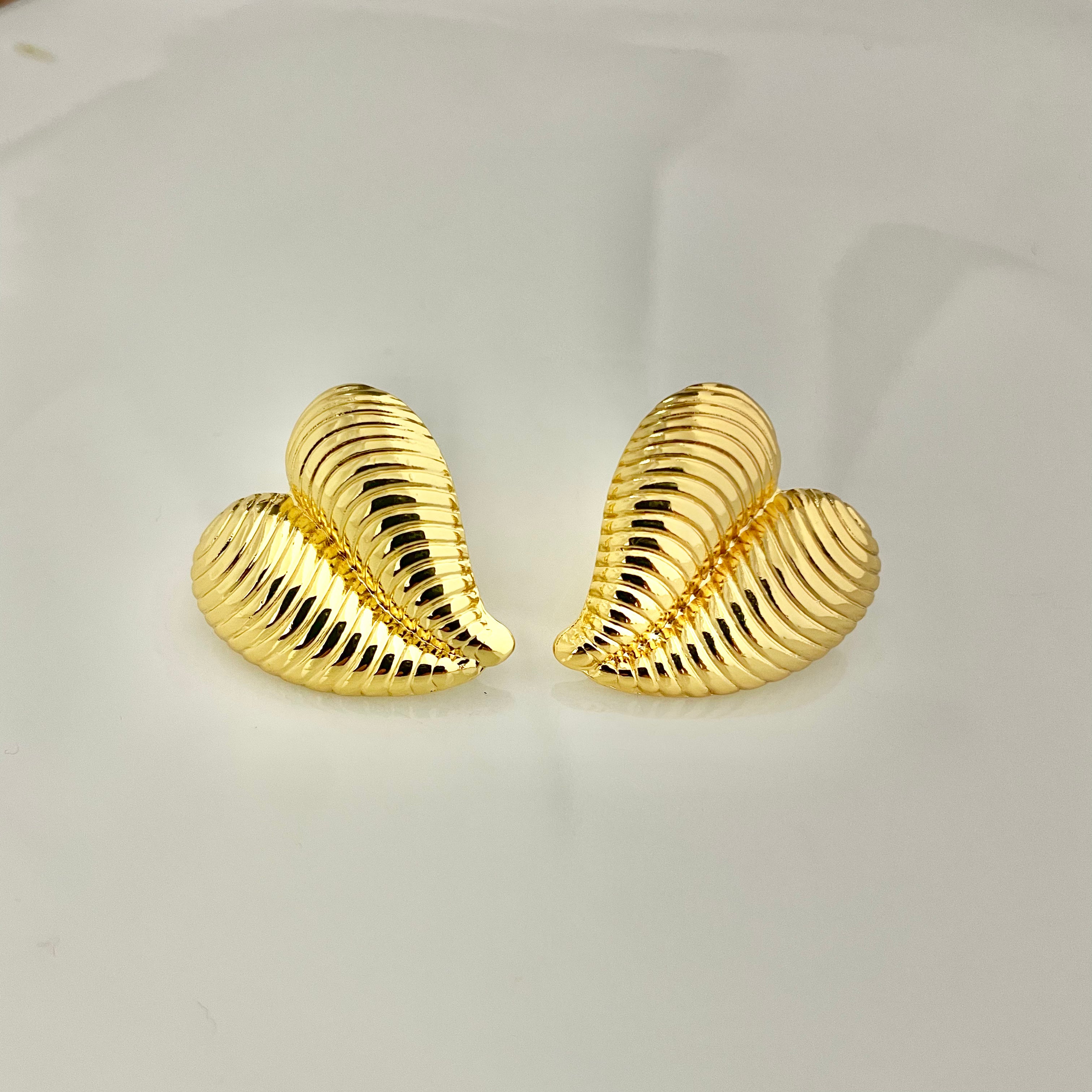 Golden Heart Seashell Stud Earrings – Stainless Steel