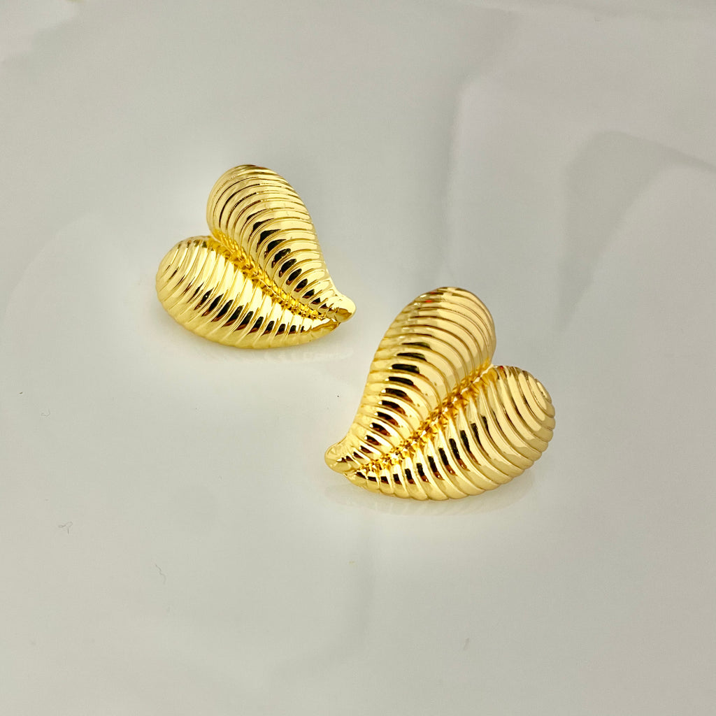 Golden Heart Seashell Stud Earrings – Stainless Steel