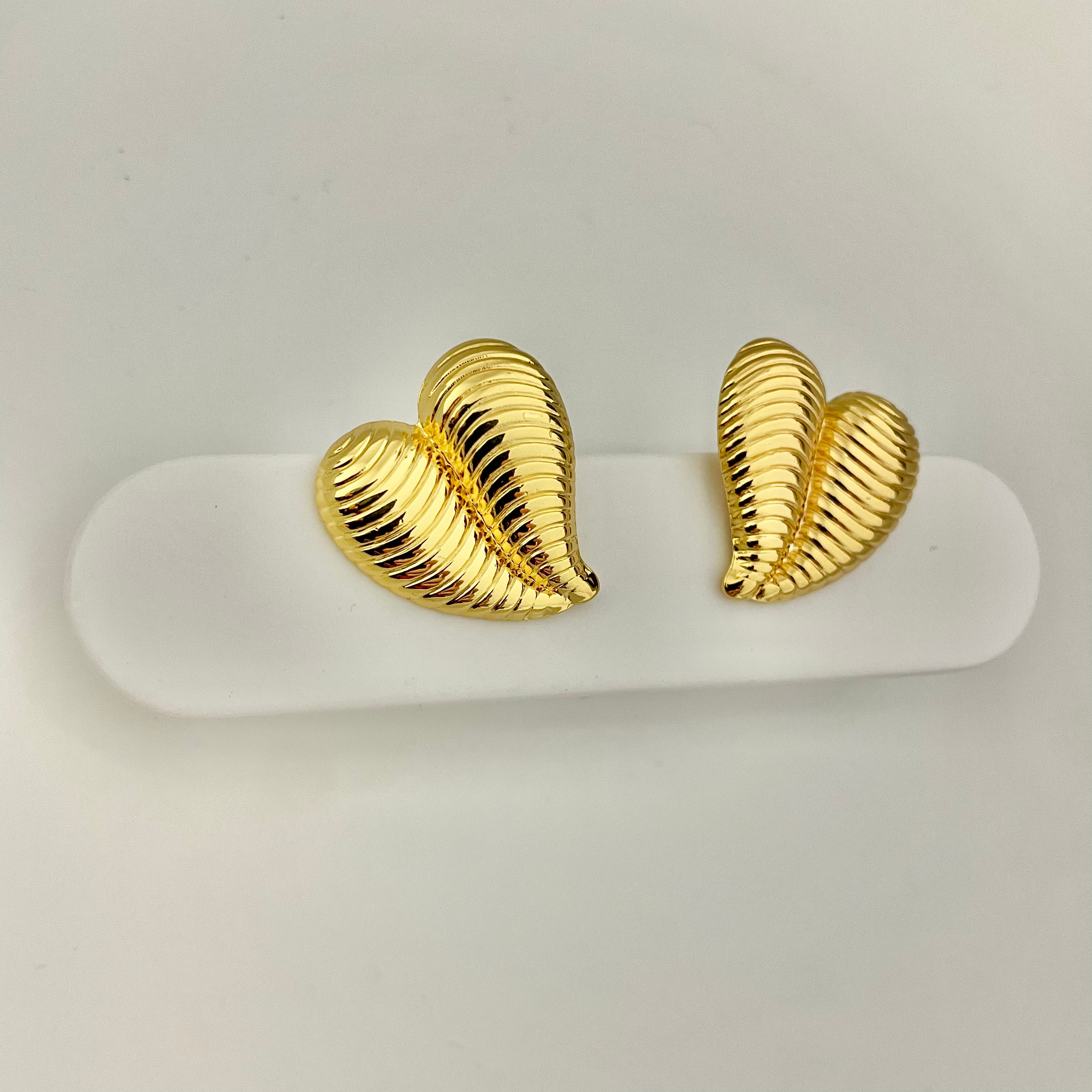 Golden Heart Seashell Stud Earrings – Stainless Steel
