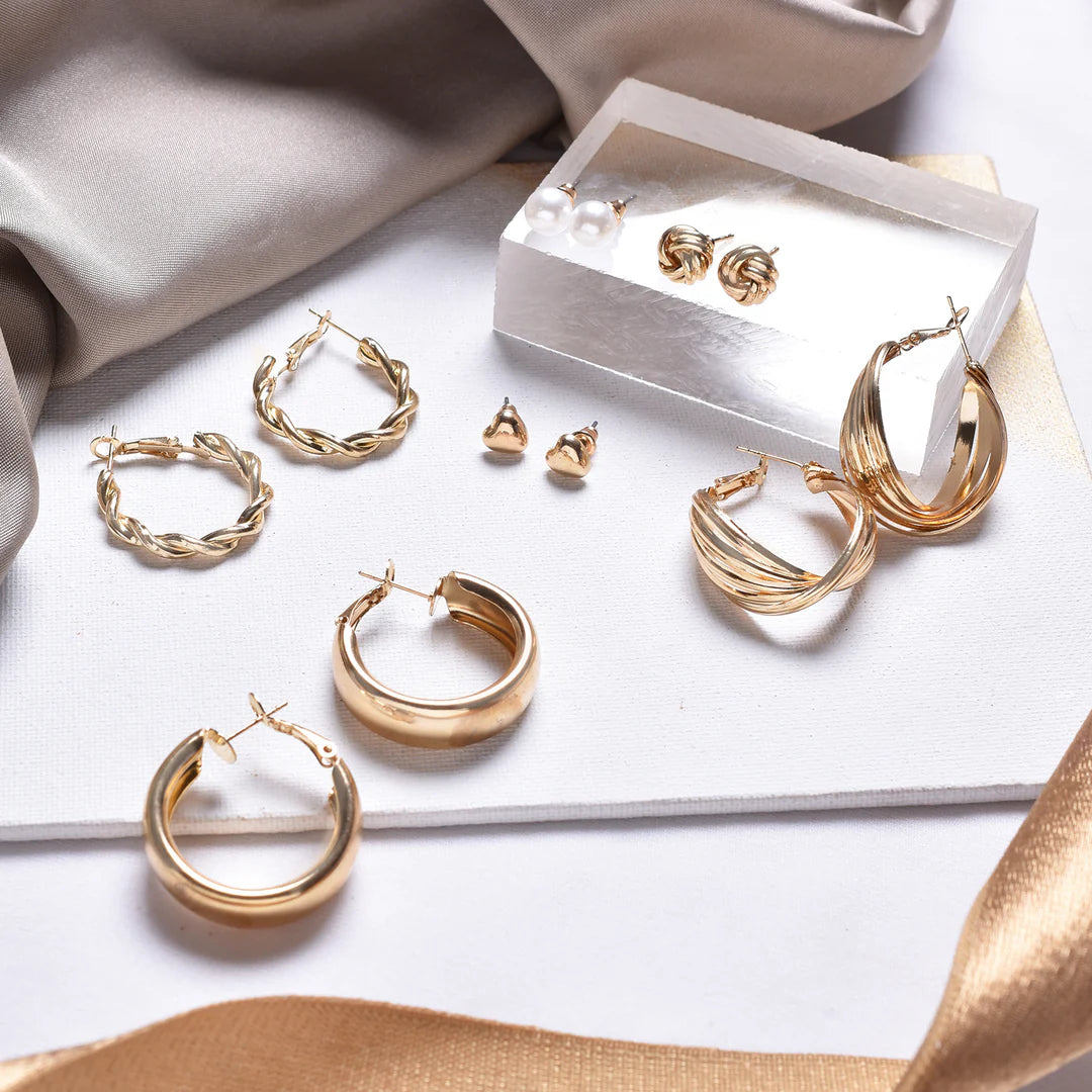 Elegant Gold Earring Set – Timeless and Versatile