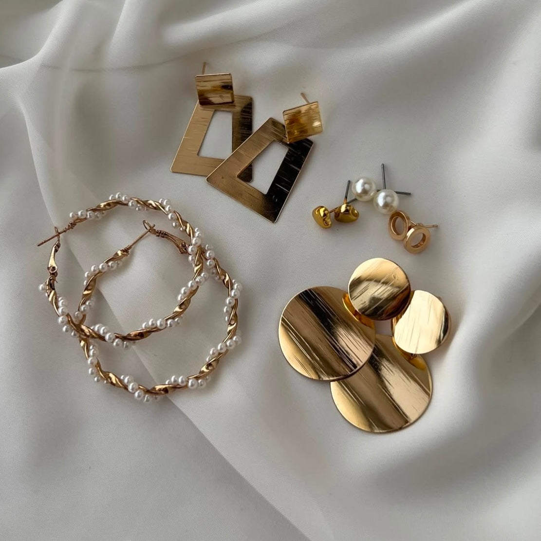 Luxury Gold Earring Set – Bold and Sophisticated