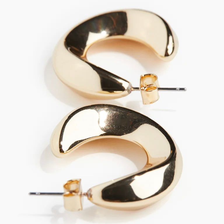 Bold Gold Crescent Hoop Earrings – Sleek &amp; Modern
