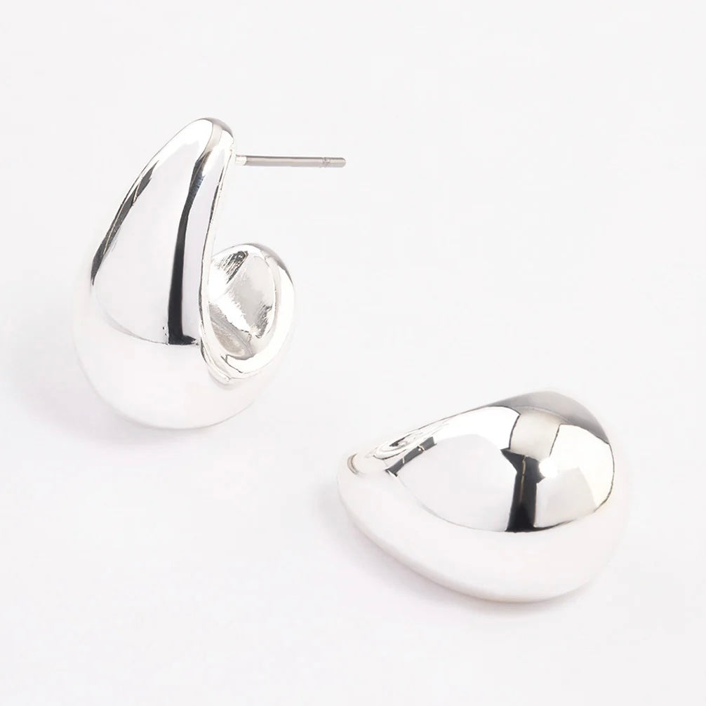 Sculpted Silver Drop Earrings – Bold and Modern