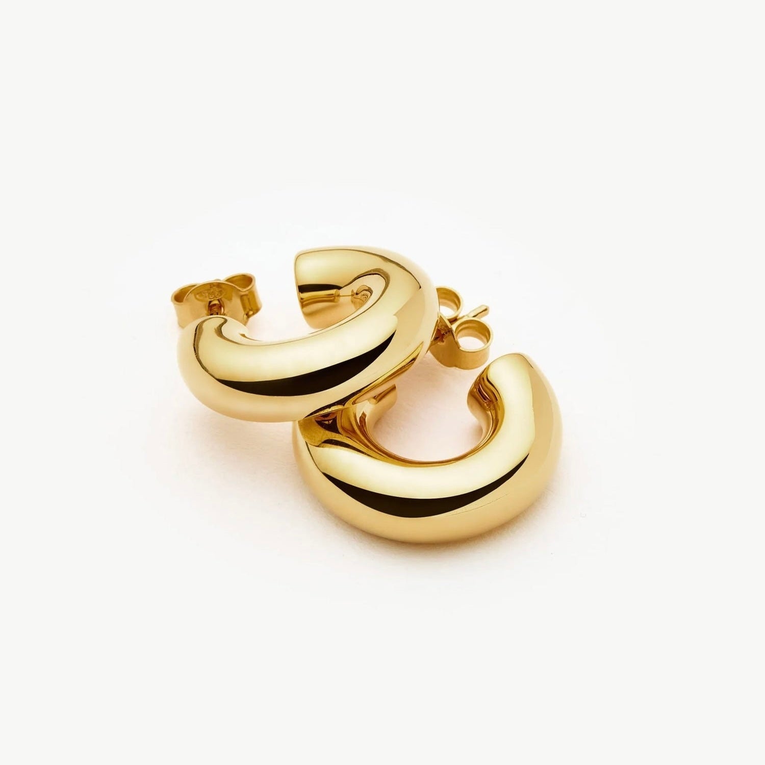 Bold Gold Chunky Hoop Earrings – Classic Meets Contemporary