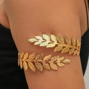 Gold Leaf Arm Cuff – Nature-Inspired Elegance