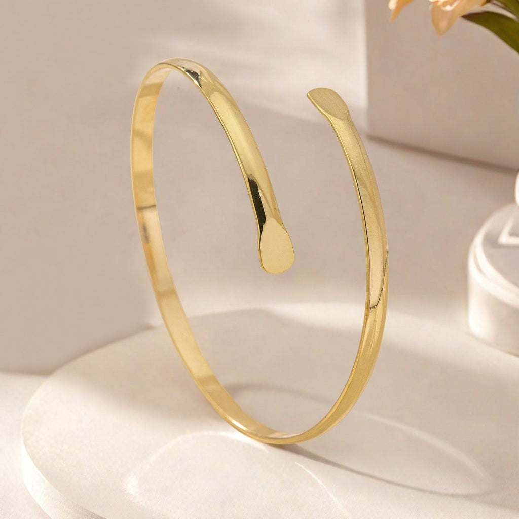 Minimalist Bypass Arm Cuff – Liquid Gold