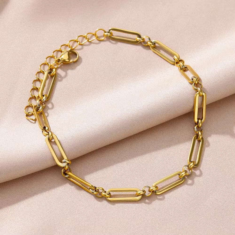 Bold Paperclip Link Anklet – Modern Statement